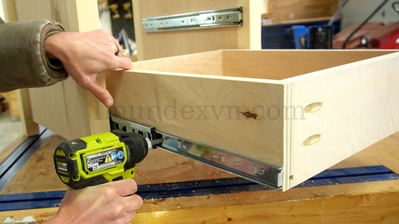 Lắp Đặt Ray Bi Giảm Chấn